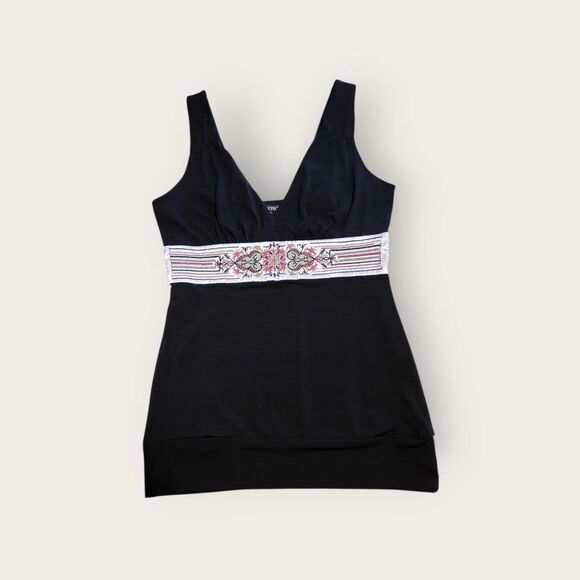 XOXO Tops - Vintage Y2k early 2000s XOXO black empire waist floral accent v-neck tank top